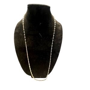 28" Silver Tone Chain. Rectangular Links. Pre owned